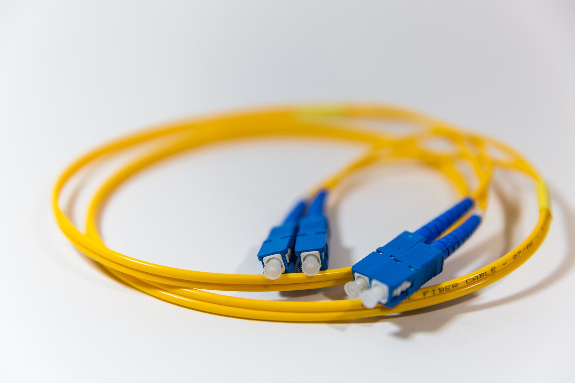 The Essential Guide to Fiber Optic Cabling: Standards and Installation